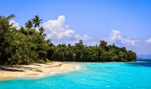 Daftar Lengkap Pantai Indah di Pulau Saparua yang Wajib Dikunjungi