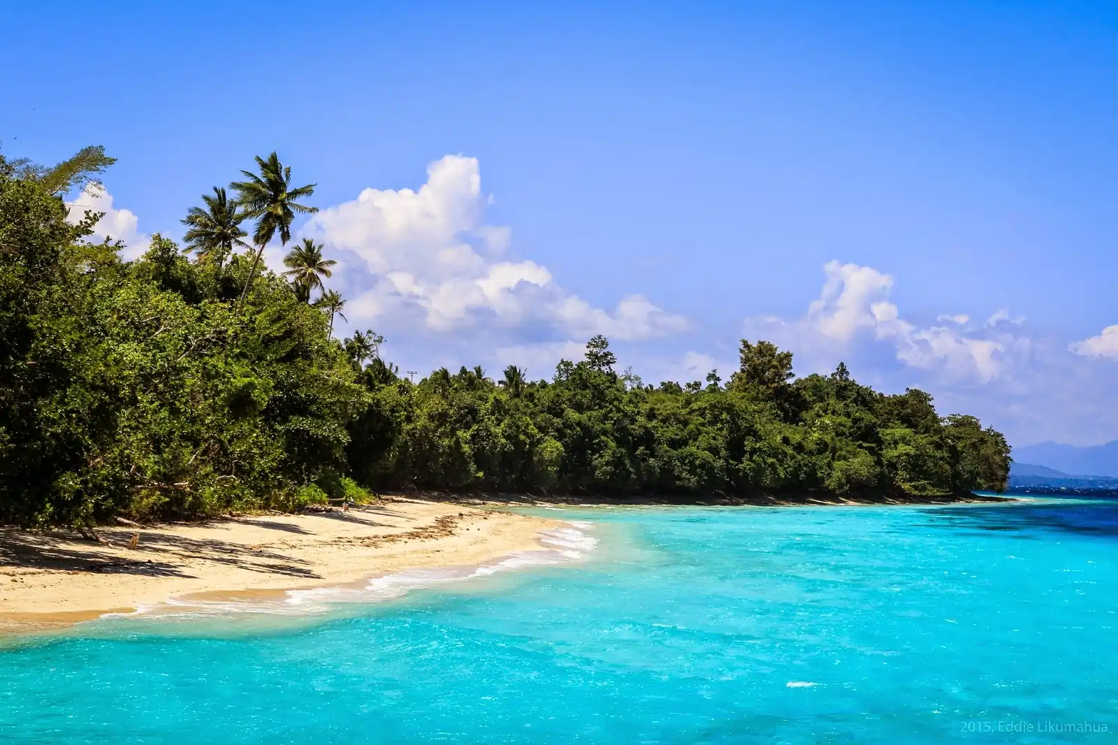 Daftar Lengkap Pantai Indah di Pulau Saparua yang Wajib Dikunjungi