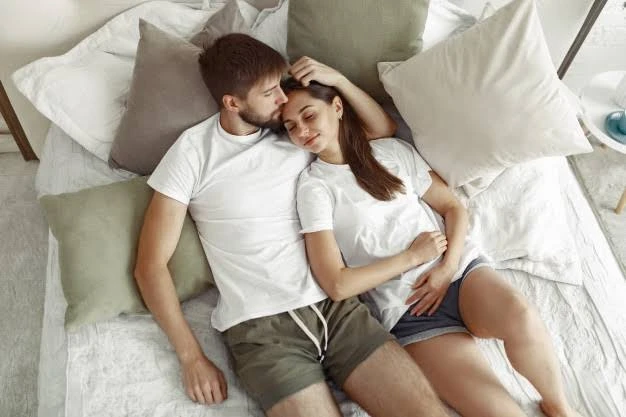 Manfaat Bercinta Malam Hari